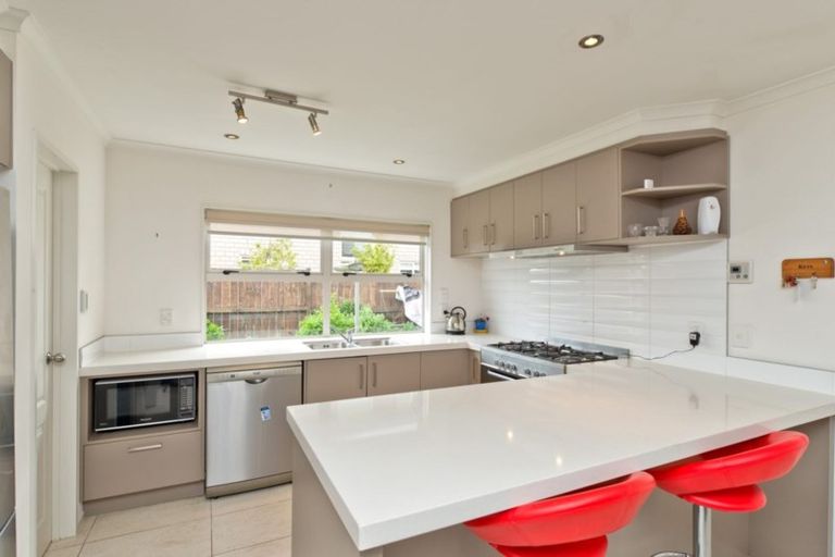 Photo of property in 16 Lake Drive, Karaka, Papakura, 2113