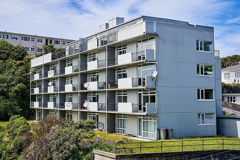 Photo of property in 3a/145 Ohiro Road, Brooklyn, Wellington, 6021