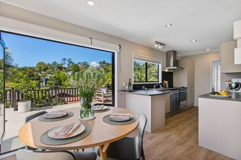 Photo of property in 38 Vandeleur Avenue, Birkdale, Auckland, 0626