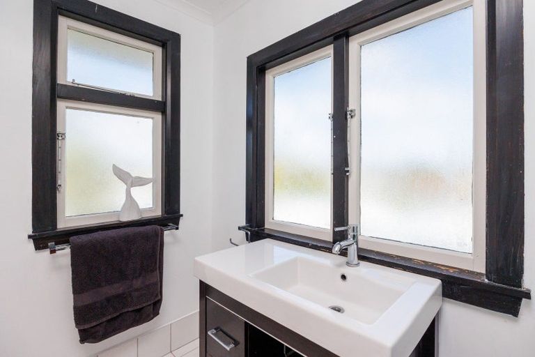 Photo of property in 70 Heretaunga Street, Palmerston North, 4414