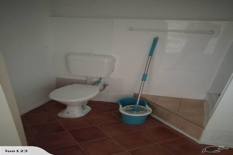 Photo of property in 35 Malmo Place, Massey, Auckland, 0614