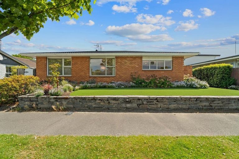 Photo of property in 17 Tudor Avenue, Ilam, Christchurch, 8041