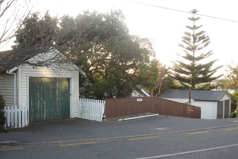 Photo of property in 173 Seatoun Heights Road, Miramar, Wellington, 6022
