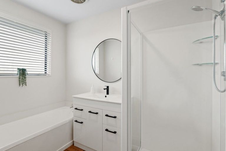 Photo of property in 1/139 Sawyers Arms Road, Northcote, Christchurch, 8052