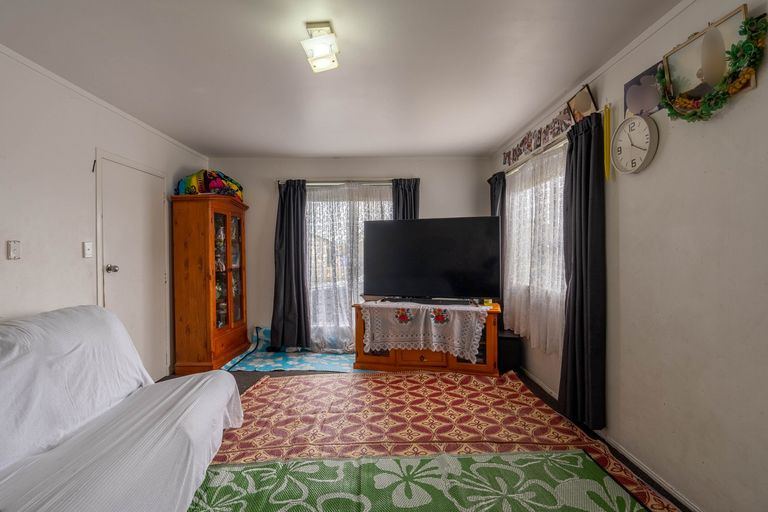 Photo of property in 12 Ilford Crescent, Mangere, Auckland, 2022