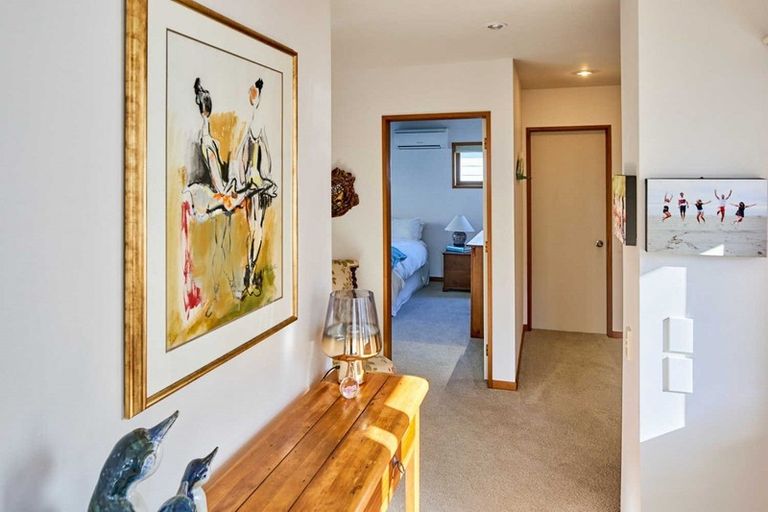 Photo of property in 2/130 Muritai Road, Eastbourne, Lower Hutt, 5013