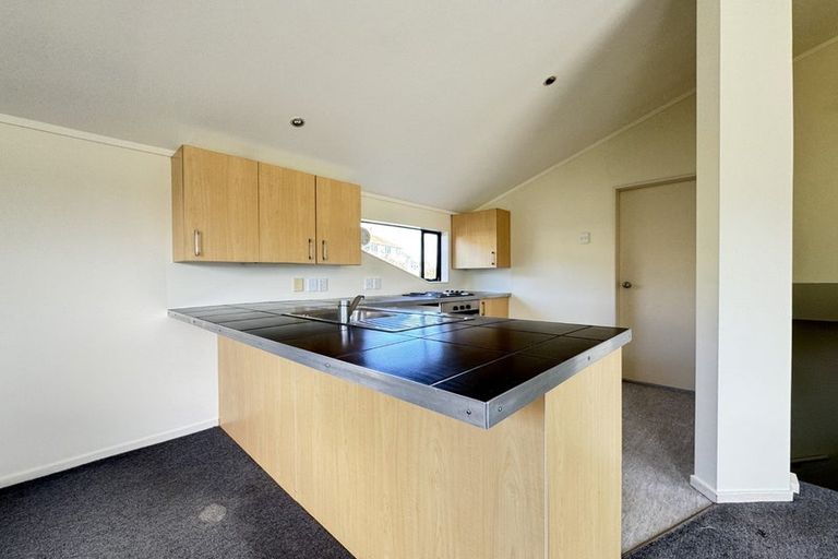 Photo of property in 28 Morere Street, Titahi Bay, Porirua, 5022