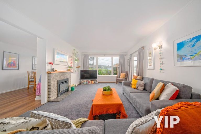 Photo of property in 7 Catherine Crescent, Paparangi, Wellington, 6037