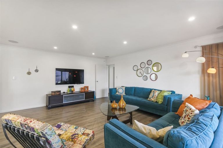 Photo of property in 40 Spoonbill Place, Unsworth Heights, Auckland, 0632