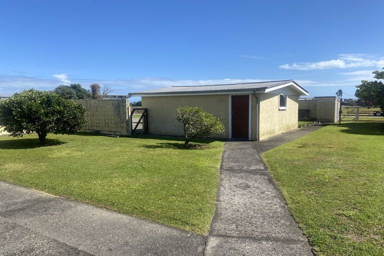 Photo of property in 115 Brougham Street, Westport, 7825