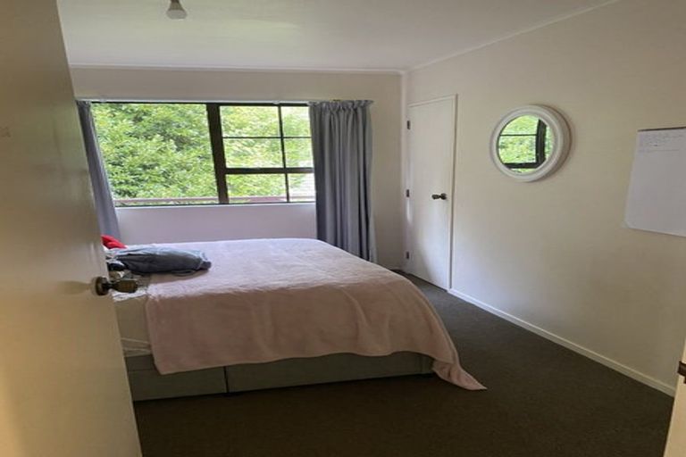 Photo of property in 10 Westra View, Tawa, Wellington, 5028