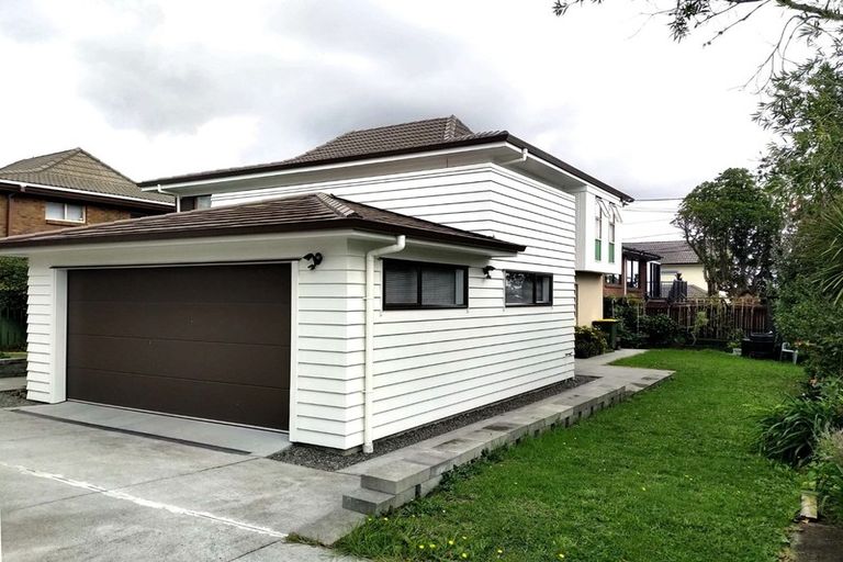 Photo of property in 16 Sydney Street, Hauraki, Auckland, 0622