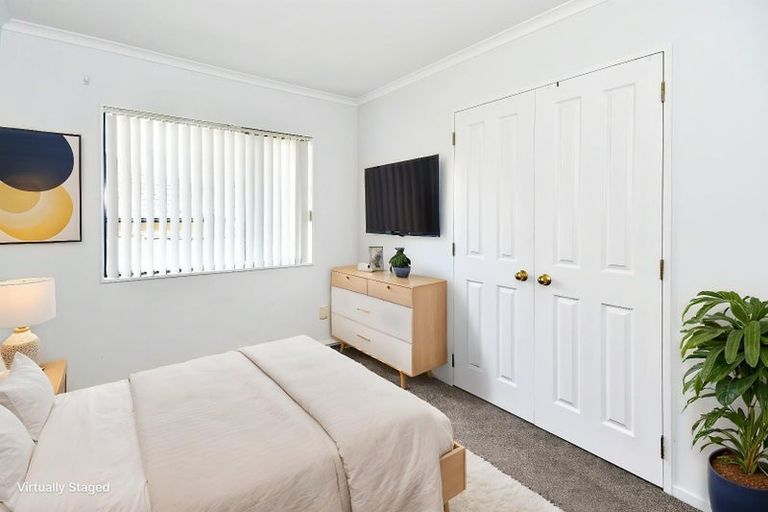 Photo of property in 10 Boderg Way, East Tamaki, Auckland, 2016