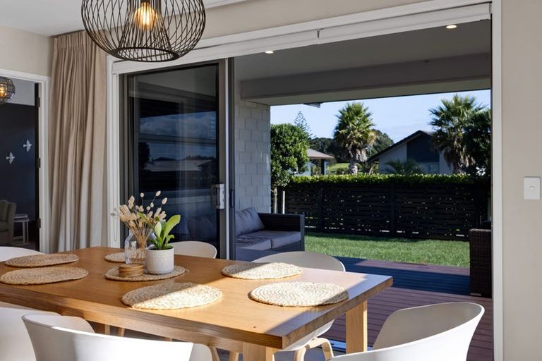 Photo of property in 52 Links Drive, Waiwhakaiho, New Plymouth, 4312