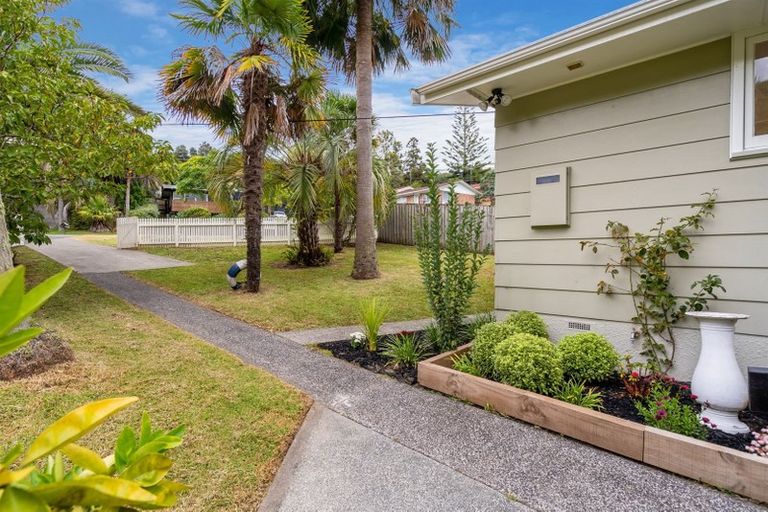 Photo of property in 57 Peach Road, Glenfield, Auckland, 0629