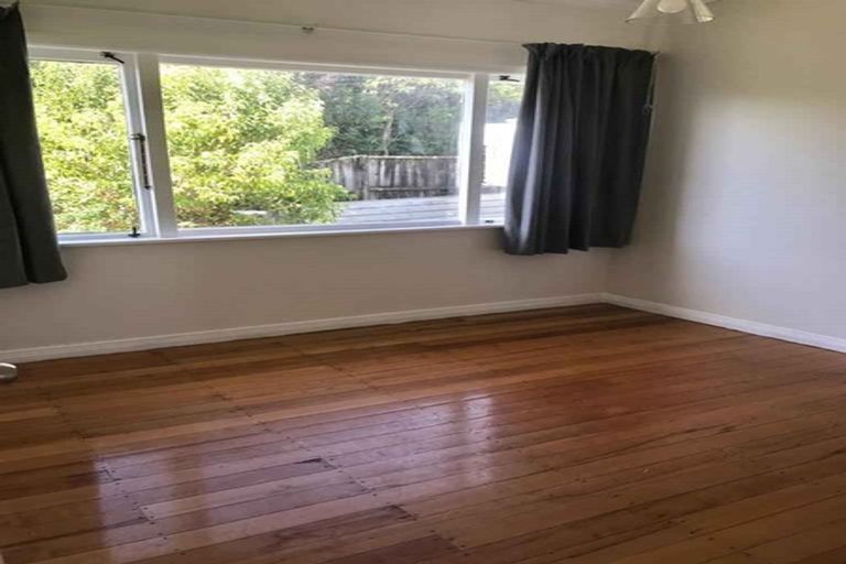 Photo of property in 3 Pleasant Road, Glen Eden, Auckland, 0602