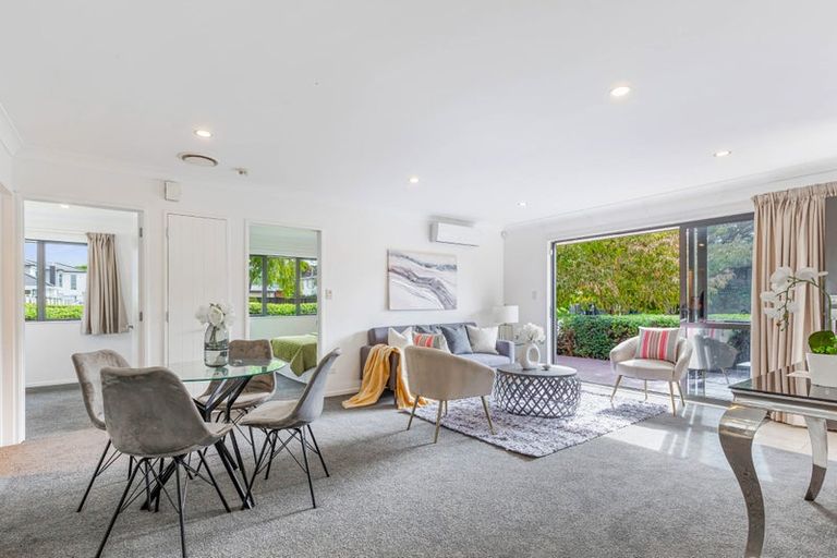 Photo of property in 26 Moor Avenue, Te Atatu Peninsula, Auckland, 0610