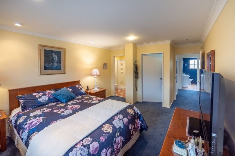 Photo of property in 51 Lakewood Avenue, Churton Park, Wellington, 6037