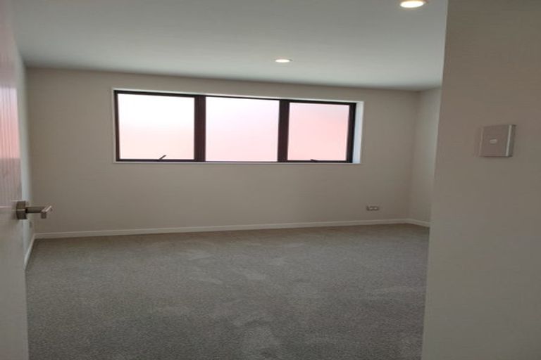 Photo of property in 5/21 Humphrey Kemp Avenue, Henderson, Auckland, 0612