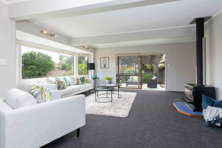 Photo of property in 2/5 Cornelian Crescent, Half Moon Bay, Auckland, 2012