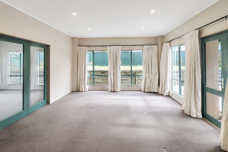 Photo of property in 10 Waverton Terrace, Churton Park, Wellington, 6037