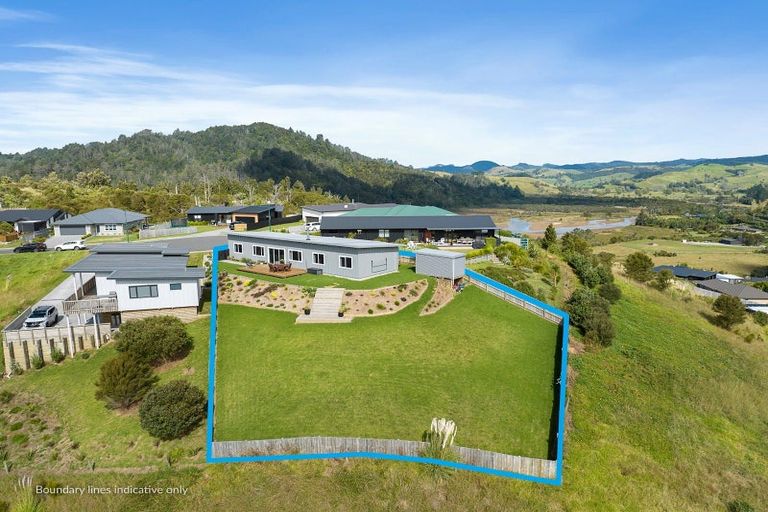 Photo of property in 16 Manatu Close, Whangamata, 3691