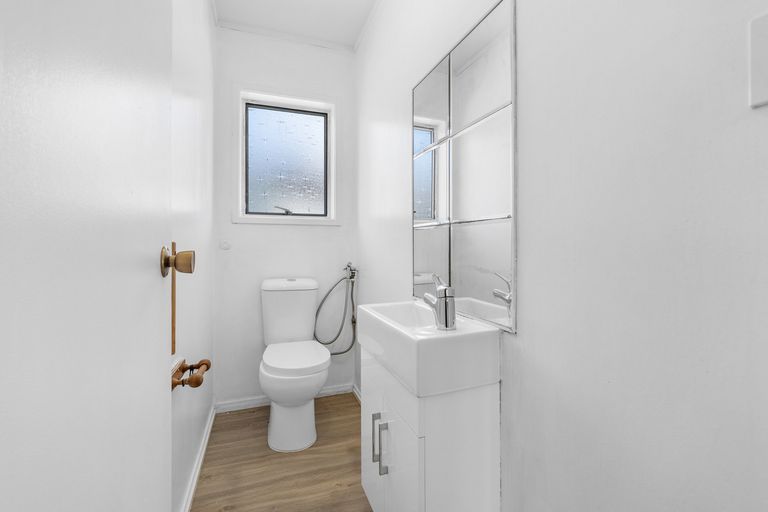 Photo of property in 1/56 Rimu Street, New Lynn, Auckland, 0600