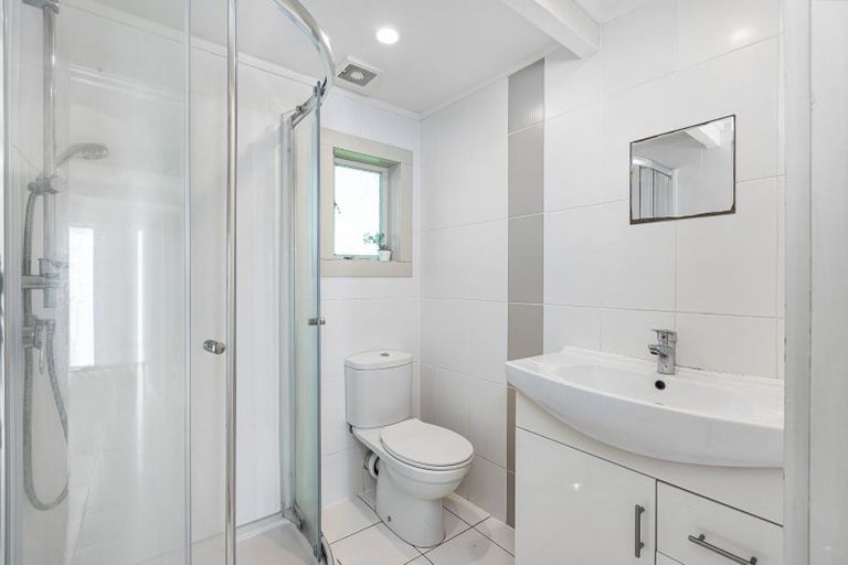 Photo of property in 81 Tiri Road, Tindalls Beach, Whangaparaoa, 0930