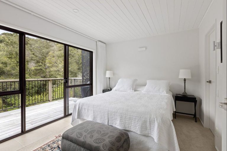 Photo of property in 33 Homewood Place, Chatswood, Auckland, 0626