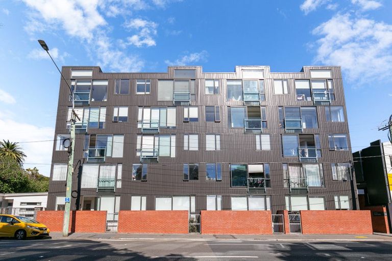 Photo of property in Nouvo Apartments, 3g/21 Rugby Street, Mount Cook, Wellington, 6021
