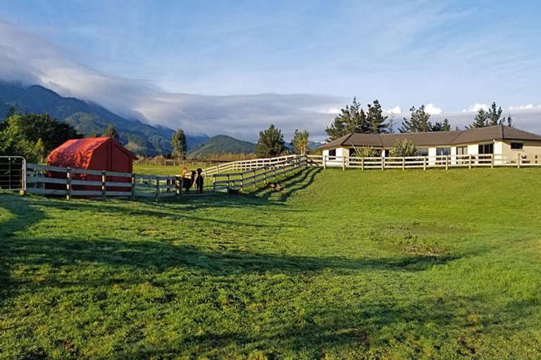 Photo of property in 1166a Maymorn Road, Maymorn, Upper Hutt, 5018
