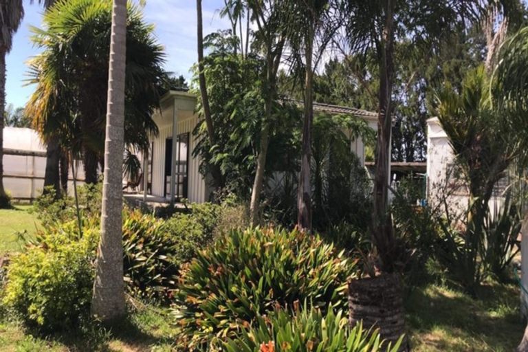 Photo of property in 48 Pukeoware Road, Waiuku, 2681