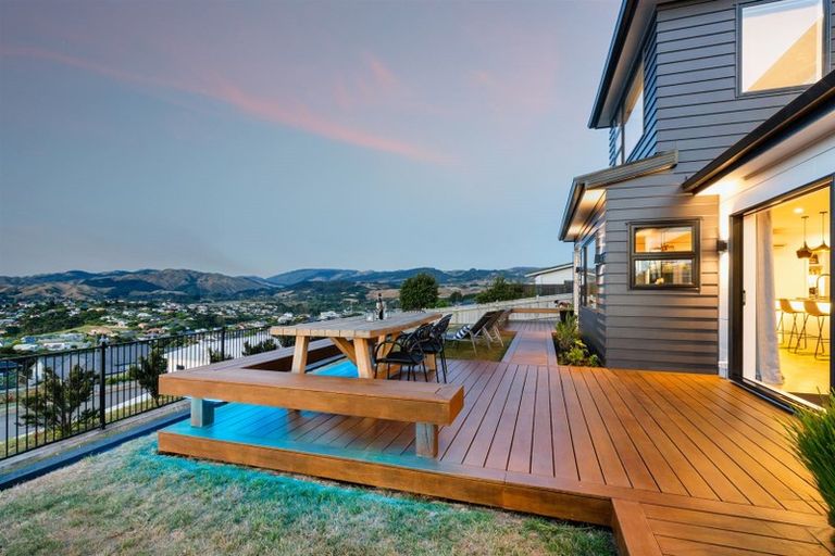 Photo of property in 20 Pacific View, Whitby, Porirua, 5024