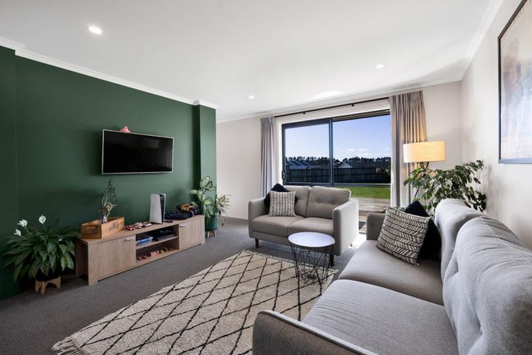 Photo of property in 2 Biron Place, Stratford, 4332