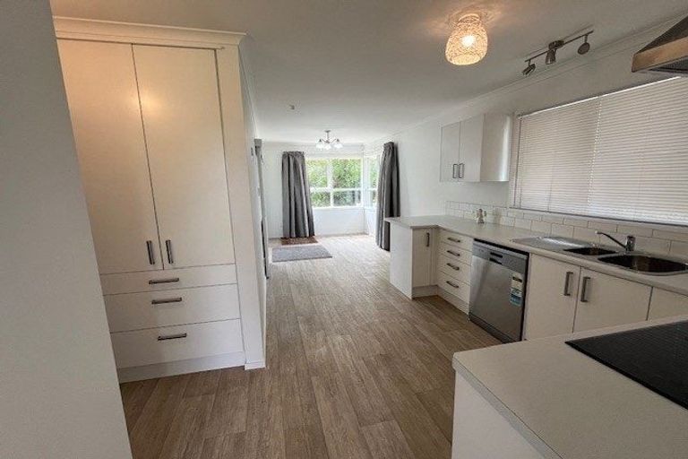 Photo of property in 3 Ware Place, Pakuranga Heights, Auckland, 2010