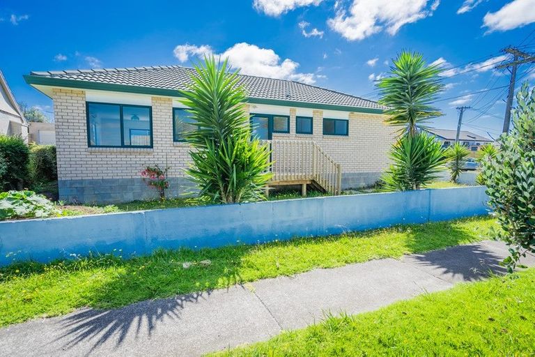 Photo of property in 15 George Street, Mangere East, Auckland, 2024