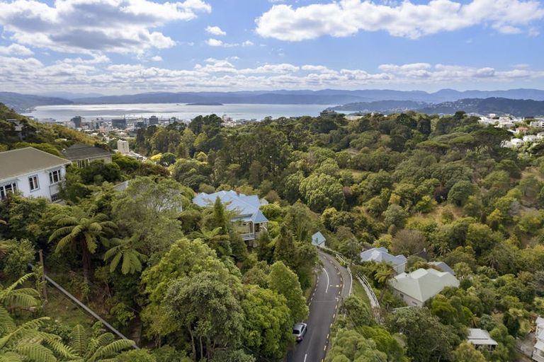 Photo of property in 29 Garden Road, Northland, Wellington, 6012