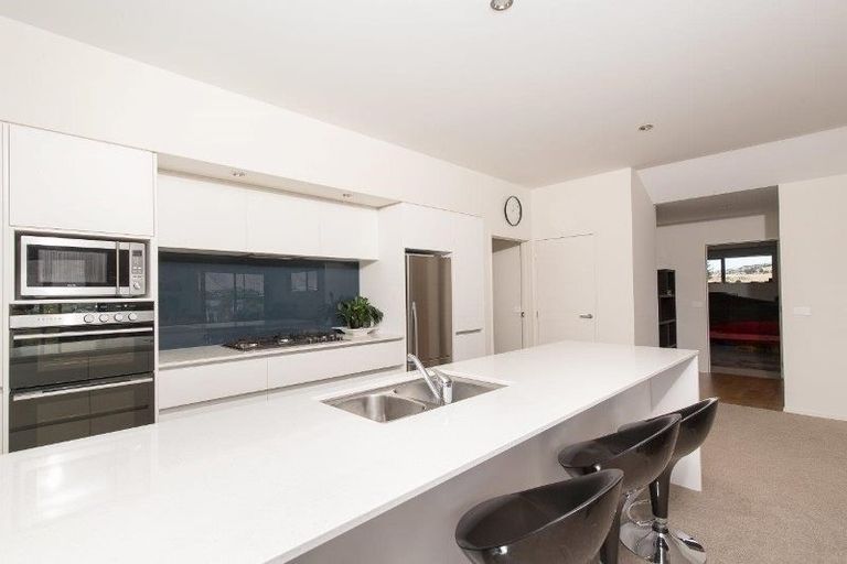 Photo of property in 10 Makomako Road, Wanaka, 9305