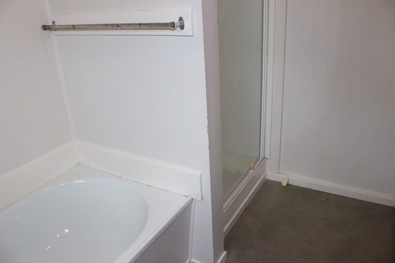 Photo of property in 2/199 Henderson Valley Road, Henderson, Auckland, 0612