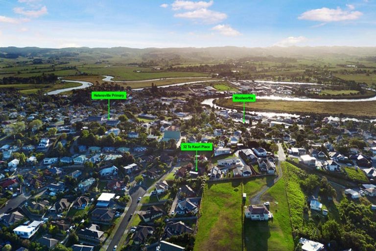 Photo of property in 32 Te Kauri Place, Helensville, 0800