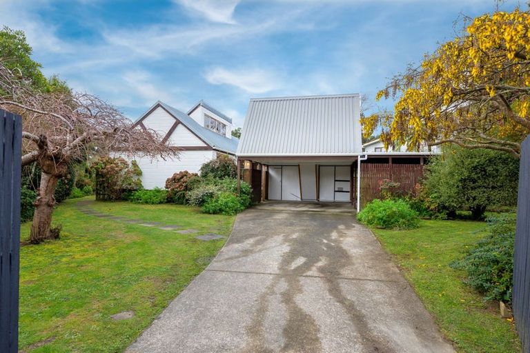 Photo of property in 24 Park Avenue, Waikanae, 5036