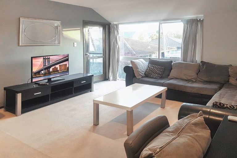 Photo of property in 2/107 Holly Road, St Albans, Christchurch, 8014