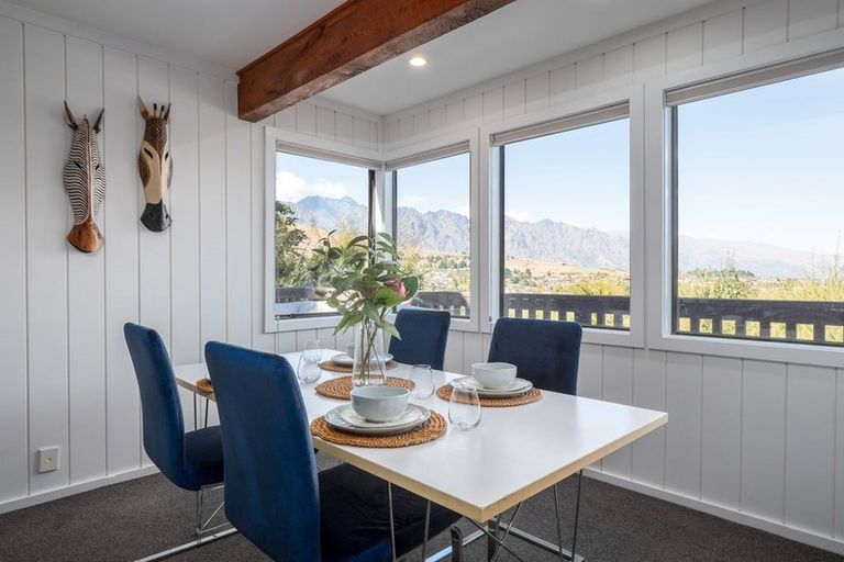 Photo of property in 16 Maxwell Place, Queenstown, 9300