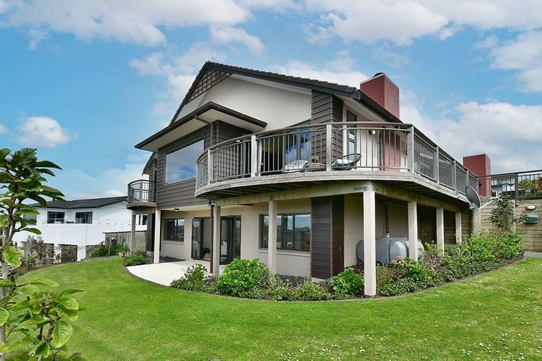 Photo of property in 37 Grovenor Drive, Orewa, 0931