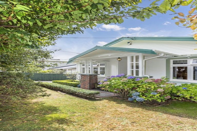 Photo of property in 37 Beauchamp Street, Karori, Wellington, 6012