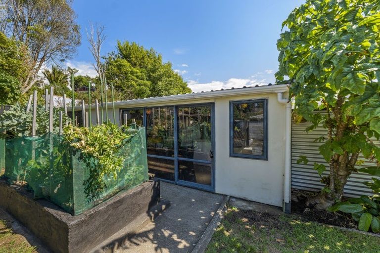 Photo of property in 16 Rosendale Avenue, Spotswood, New Plymouth, 4310