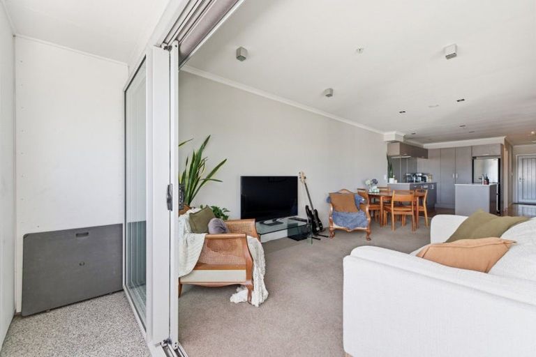 Photo of property in 277 Maunganui Road, Mount Maunganui, 3116