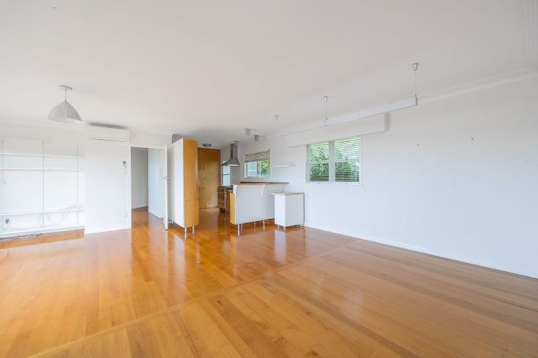 Photo of property in 17 Bevyn Street, Castor Bay, Auckland, 0620