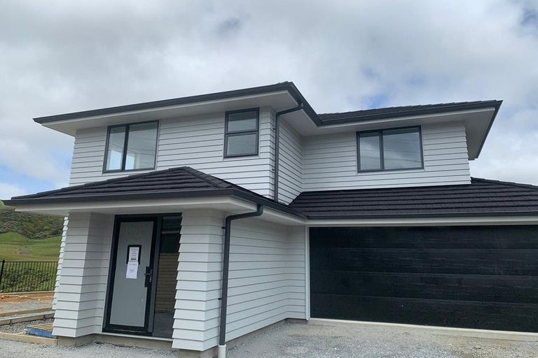 Photo of property in 118 Melksham Drive, Churton Park, Wellington, 6037