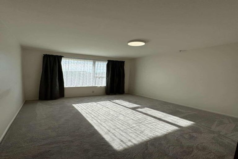 Photo of property in 17 Beeston Place, Redwood, Christchurch, 8051